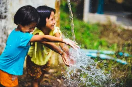 children water splash