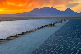 solar_panels_with_mountains